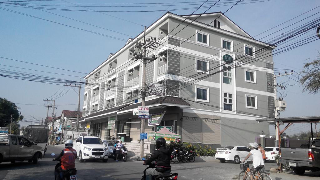 Tisaraporn Resident Motel Ban Khlong Song Phòng bức ảnh